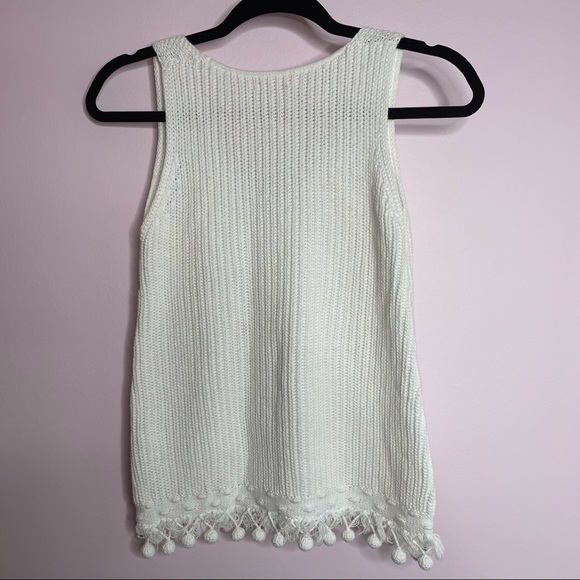 Lilly Pulitzer Knit & Fringe Sleeveless V-Neck Sweater Blouse- XS - Picture 3 of 5